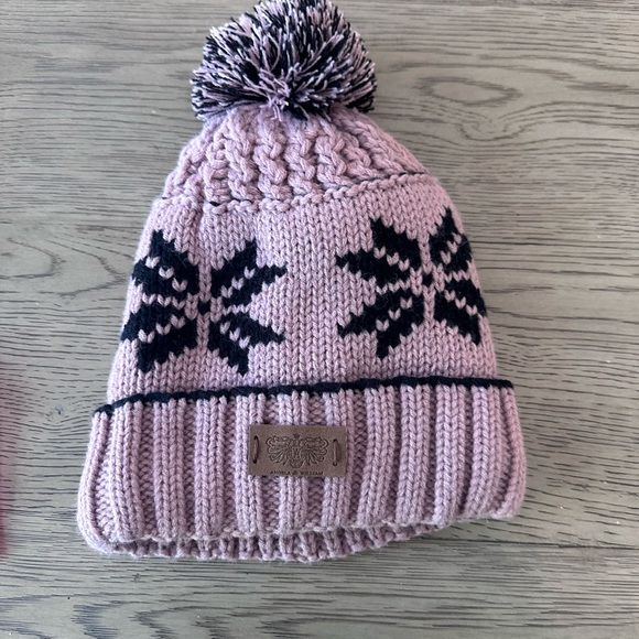 EUC Pom Hat - Winter is coming - Picture 3 of 3